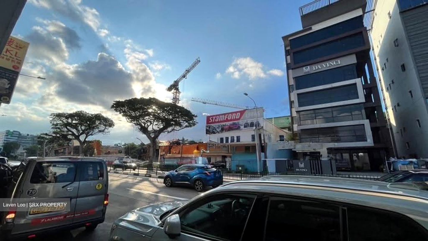 Macpherson Road (D13), Retail #637756471